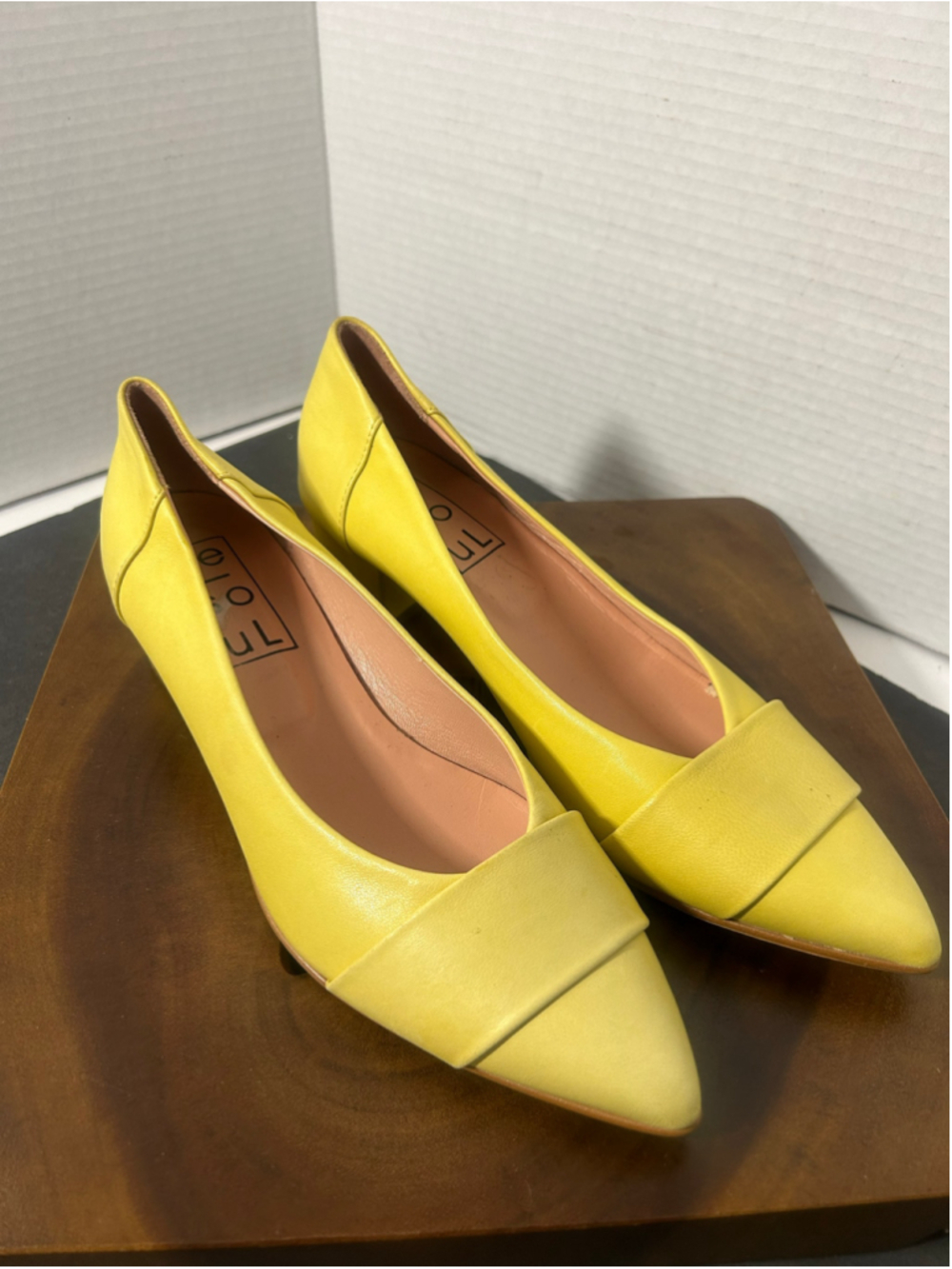 Women's Resoul Yellow Pointed Toe Leather Flats Size 8 Coquette Ballet Comfort
